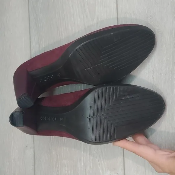NEW Ecco Womens Suede Danish Design Heels shoes sz 37 US 6-6.5