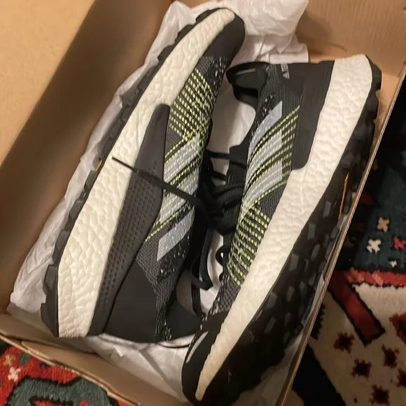 New in Box Adidas Terrex Two Ultra Boost Running Trail Shoes Womens 9.5 US 42EUR