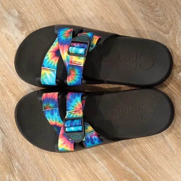 New In Box!❤️ 💛 💙Chaco Women's Tie-Dye Sandals size 7