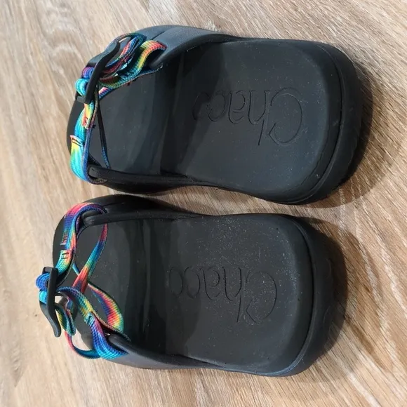 New In Box!❤️ 💛 💙Chaco Women's Tie-Dye Sandals size 7