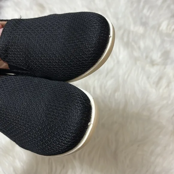 New In Box Life Stride Soft System Active Arch Next Level Black Knit Slip On 7.5