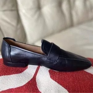 New Linea Paolo black tumbled leather shoes, still in box, never used
