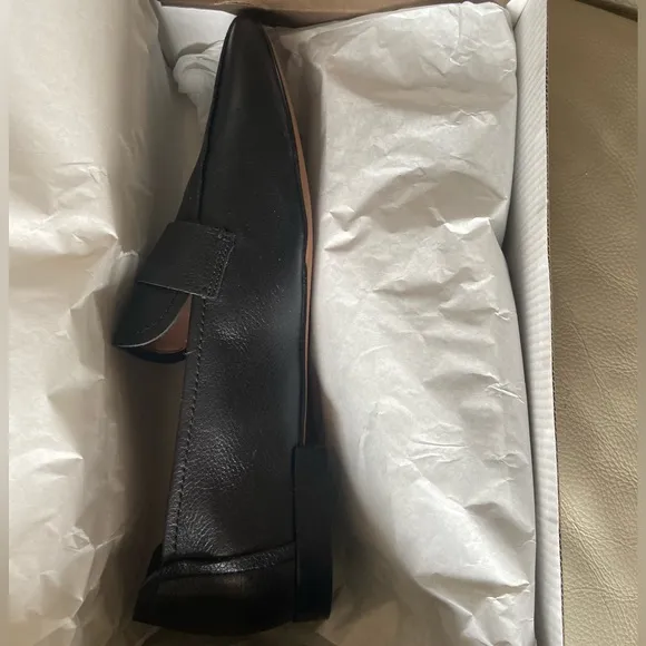 New Linea Paolo black tumbled leather shoes, still in box, never used