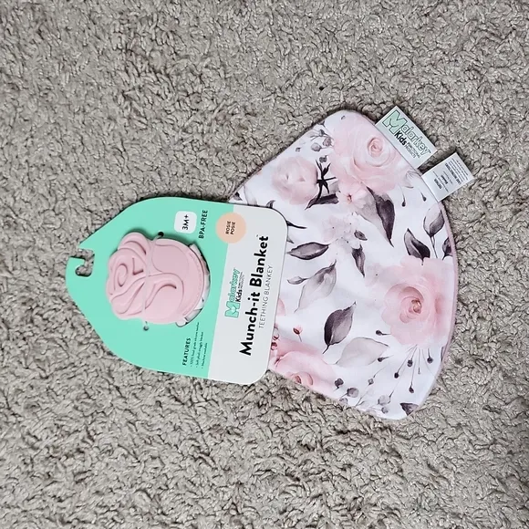 NEW LOT of 4 Baby Girl pieces Carter shirt  blanket   sandals   mittens
