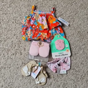 NEW LOT of 4 Baby Girl pieces Carter shirt  blanket   sandals   mittens