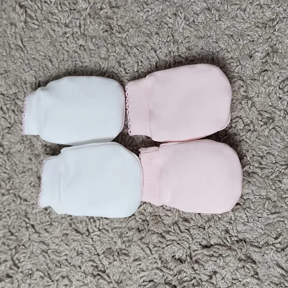NEW LOT of 4 Baby Girl pieces Carter shirt  blanket   sandals   mittens