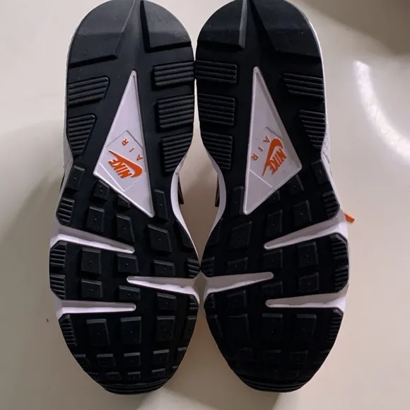 New Nike Air Huarache Hot Curry Black White Orange M 9.5 W 11 sneakers