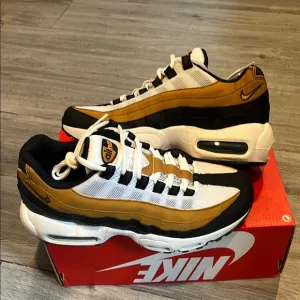 New!! Nike Boys's Air Max 95 sneakers