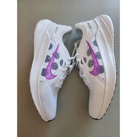 New Nike Men's Quest 5 Running Athletic Shoes Size 13 White Fuchsia DD0204-102