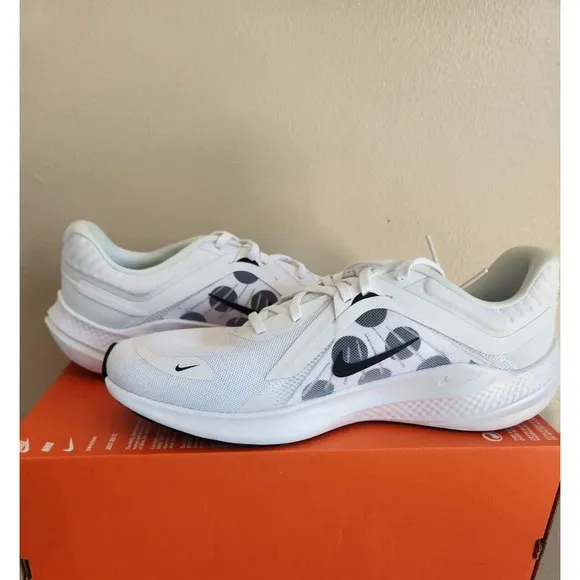 New Nike Men's Quest 5 Running Athletic Shoes Size 13 White Fuchsia DD0204-102