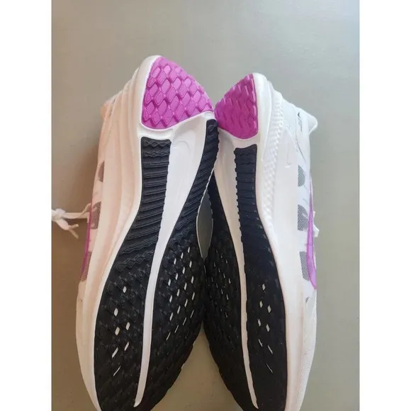 New Nike Men's Quest 5 Running Athletic Shoes Size 13 White Fuchsia DD0204-102
