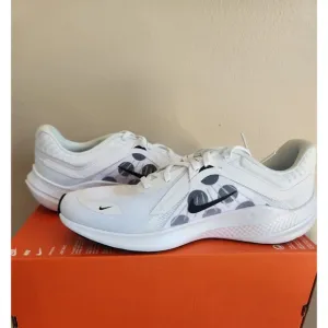 New Nike Men's Quest 5 Running Athletic Shoes Size 13 White Fuchsia DD0204-102