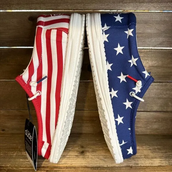 New NWT Mens Hey Dude Wally Patriotic USA Flag‎ Slip On Shoes Loafers Size 8 M