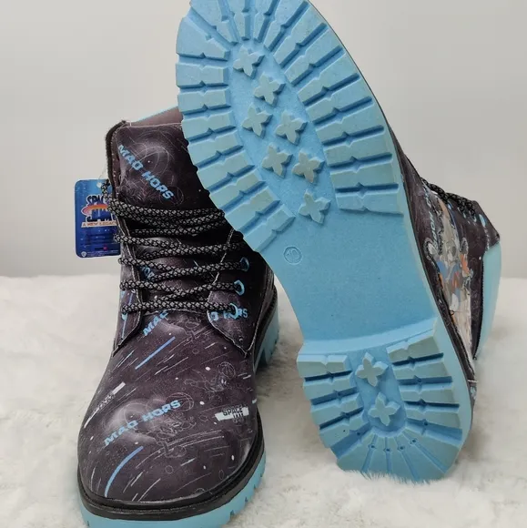 New Space Jam Warner Brothers boots sz 10