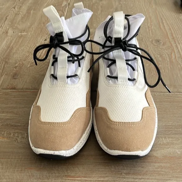New  Suicoke Beige Robbs-ab Boots size 8