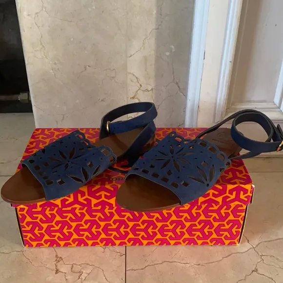 New Tory Burch navy blue sandals size 5