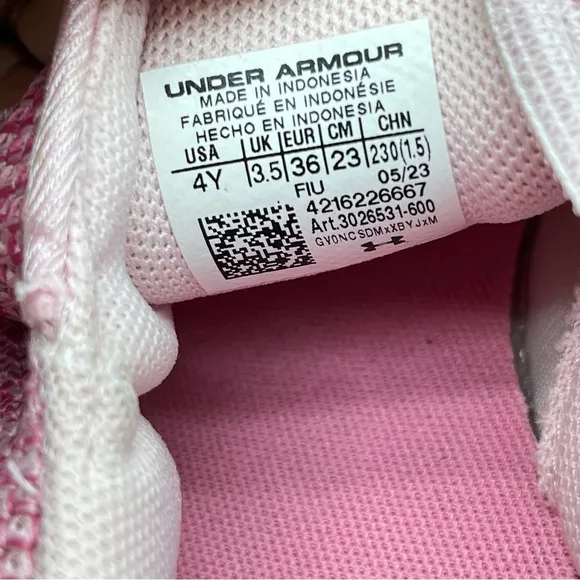 NEW Under Armour Girls Pink Slip On Sneaker - Size 4 Youth