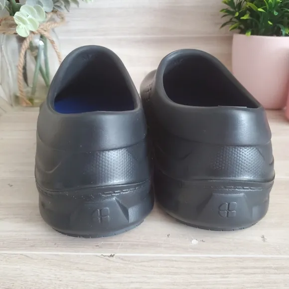 NEW Unisex Radium Shoes For Crews Style 61582 Black Med Men's 7 / Women 9 US *