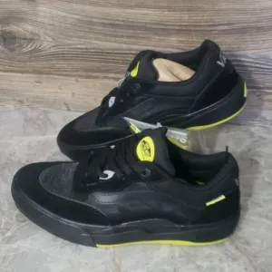 New Vans Wayvee Black Skateboarding Sneakers