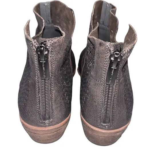 NEW Vince Camuto Gray Leather Patellen Booties Ankle Boots Shoes size 7.5 38
