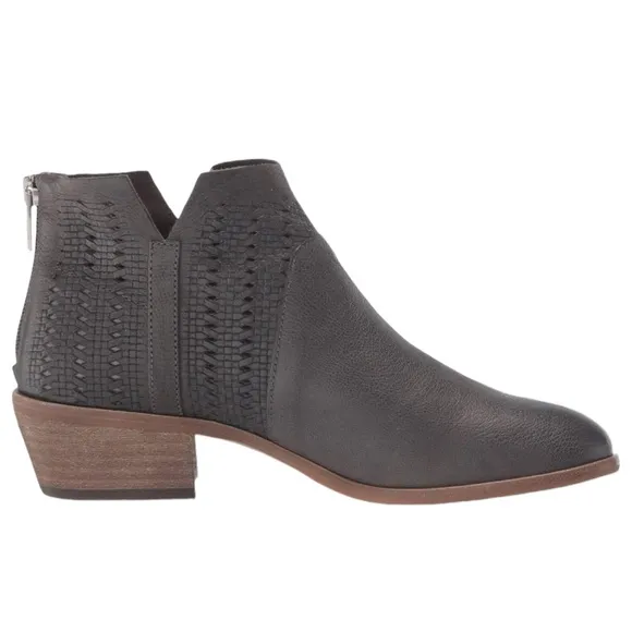 NEW Vince Camuto Gray Leather Patellen Booties Ankle Boots Shoes size 7.5 38