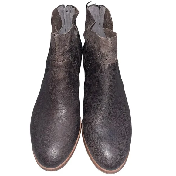 NEW Vince Camuto Gray Leather Patellen Booties Ankle Boots Shoes size 7.5 38