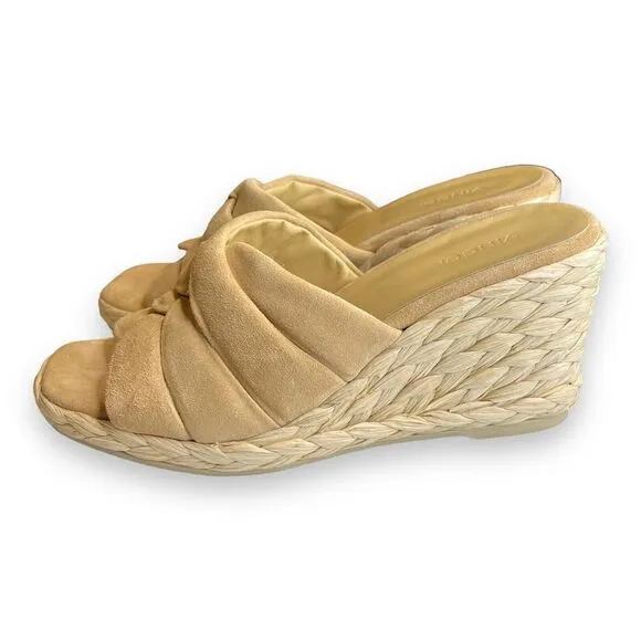 New Vince Gillian Suede Wedge Sandals Size 8 in Blondie