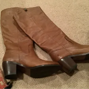 New without box Frye boots size 5.5