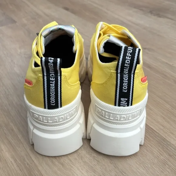 NEW Women’s Palladium Revolt Lo TX Sneakers