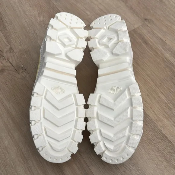 NEW Women’s Palladium Revolt Lo TX Sneakers