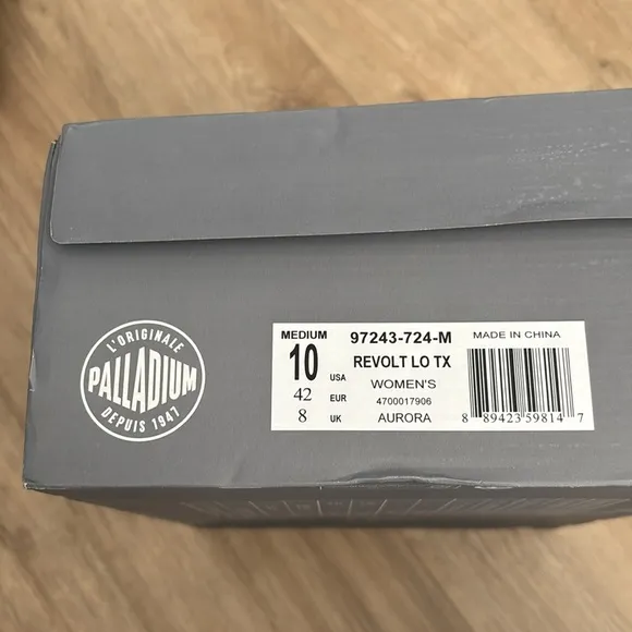 NEW Women’s Palladium Revolt Lo TX Sneakers