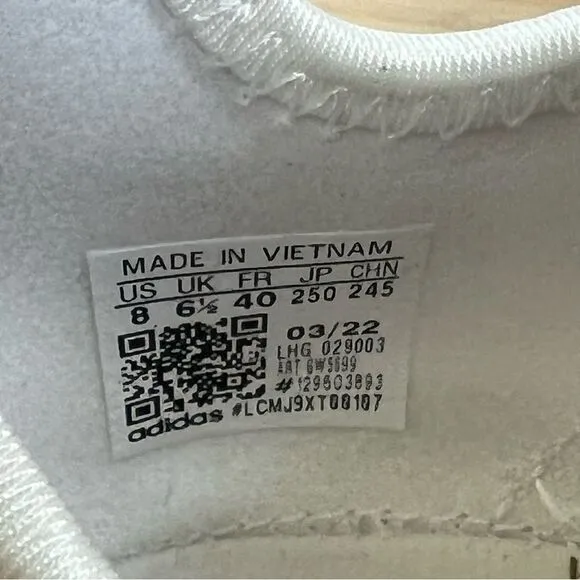 NEW Adidas NMD R1 womens running workout shoes 8 cloud white Black straps