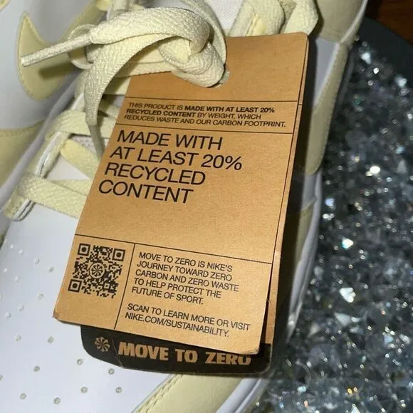 New Nike low dunk pastel yellow alabaster next nature sneakers size 11.5 W/10 M