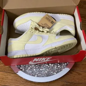 New Nike low dunk pastel yellow alabaster next nature sneakers size 11.5 W/10 M