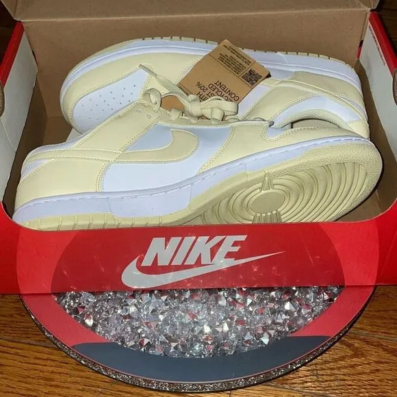 New Nike low dunk pastel yellow alabaster next nature sneakers size 11.5 W/10 M