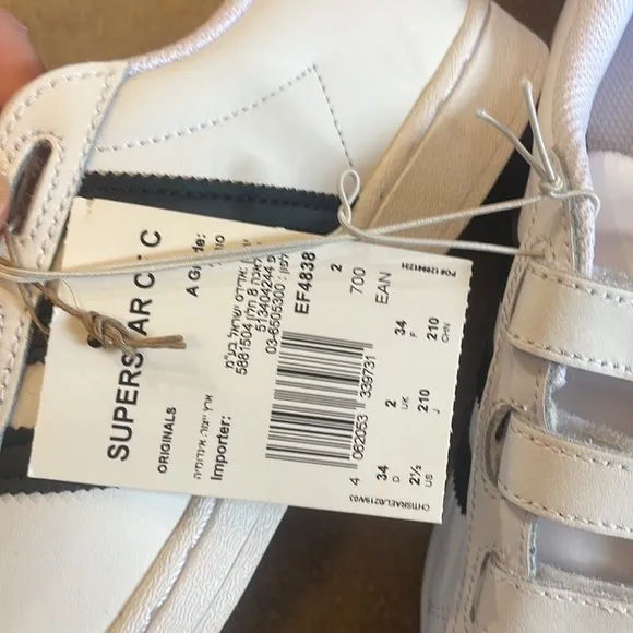 NIB Adidas Superstar Sneakers! Youth 2.5