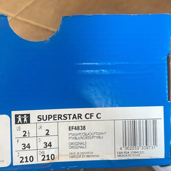 NIB Adidas Superstar Sneakers! Youth 2.5
