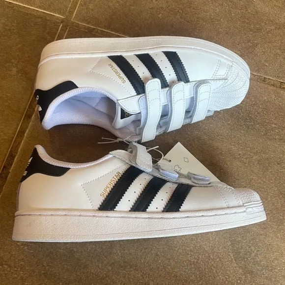 NIB Adidas Superstar Sneakers! Youth 2.5