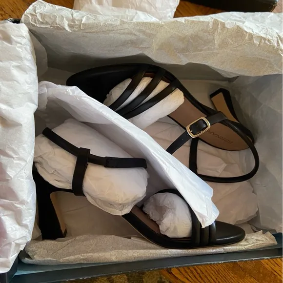 NIB Bernardo Noor Heels, black, 7.5