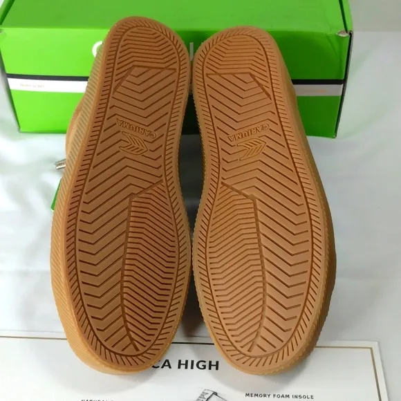 NIB Cariuma OCA High All Camel Suede Sneaker Unisex Men 7.5 Women 9