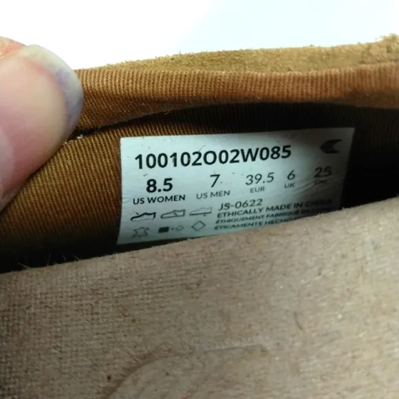 NIB Cariuma OCA Low Camel Suede Sneaker Unisex Men 7 Women 8.5