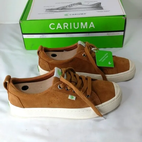 NIB Cariuma OCA Low Camel Suede Sneaker Unisex Men 7 Women 8.5