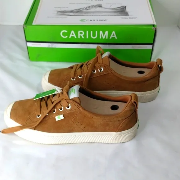 NIB Cariuma OCA Low Camel Suede Sneaker Unisex Men 7 Women 8.5