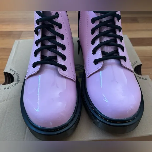 **NIB** Dr. Martens 1460 Pale Pink lace up boots| Junior girls