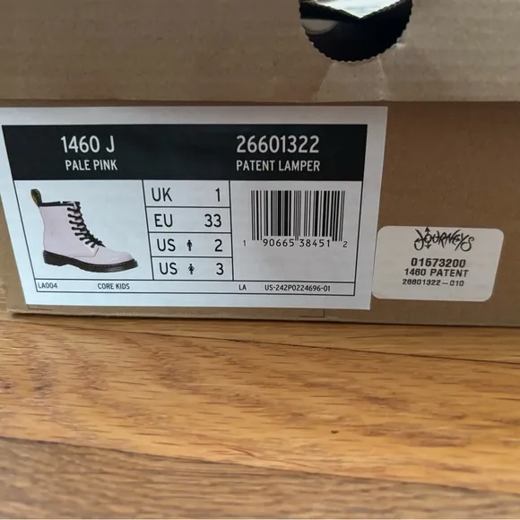 **NIB** Dr. Martens 1460 Pale Pink lace up boots| Junior girls