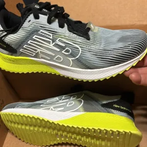NIB New Balance Sz 7.5M men’s Fuelcell Running Shoes sneakers