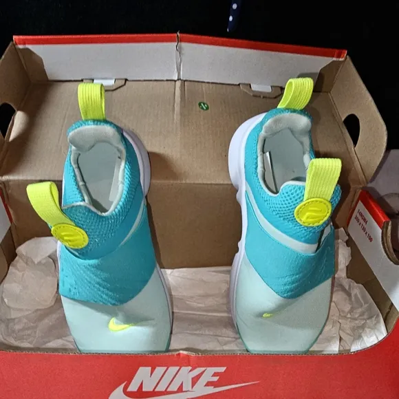 NIB Nike Kids' Teal and Yellow Slip-On Shoes Size 10C