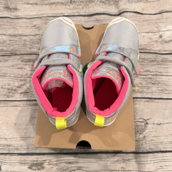 NIB Plae Max High Top Velcro Sneakers in Gray, Silver and Pink Size 1.5