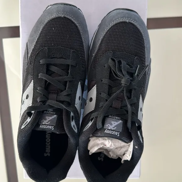 NIB Saucony Shadow 6000 Kids Sneakers