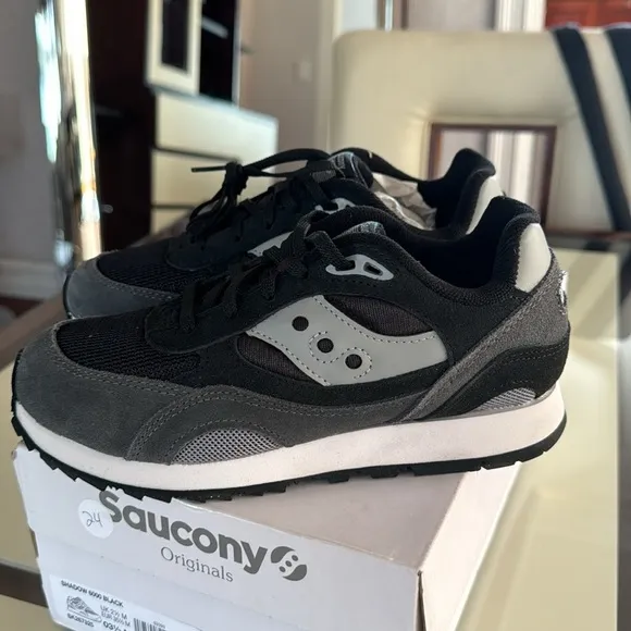 NIB Saucony Shadow 6000 Kids Sneakers